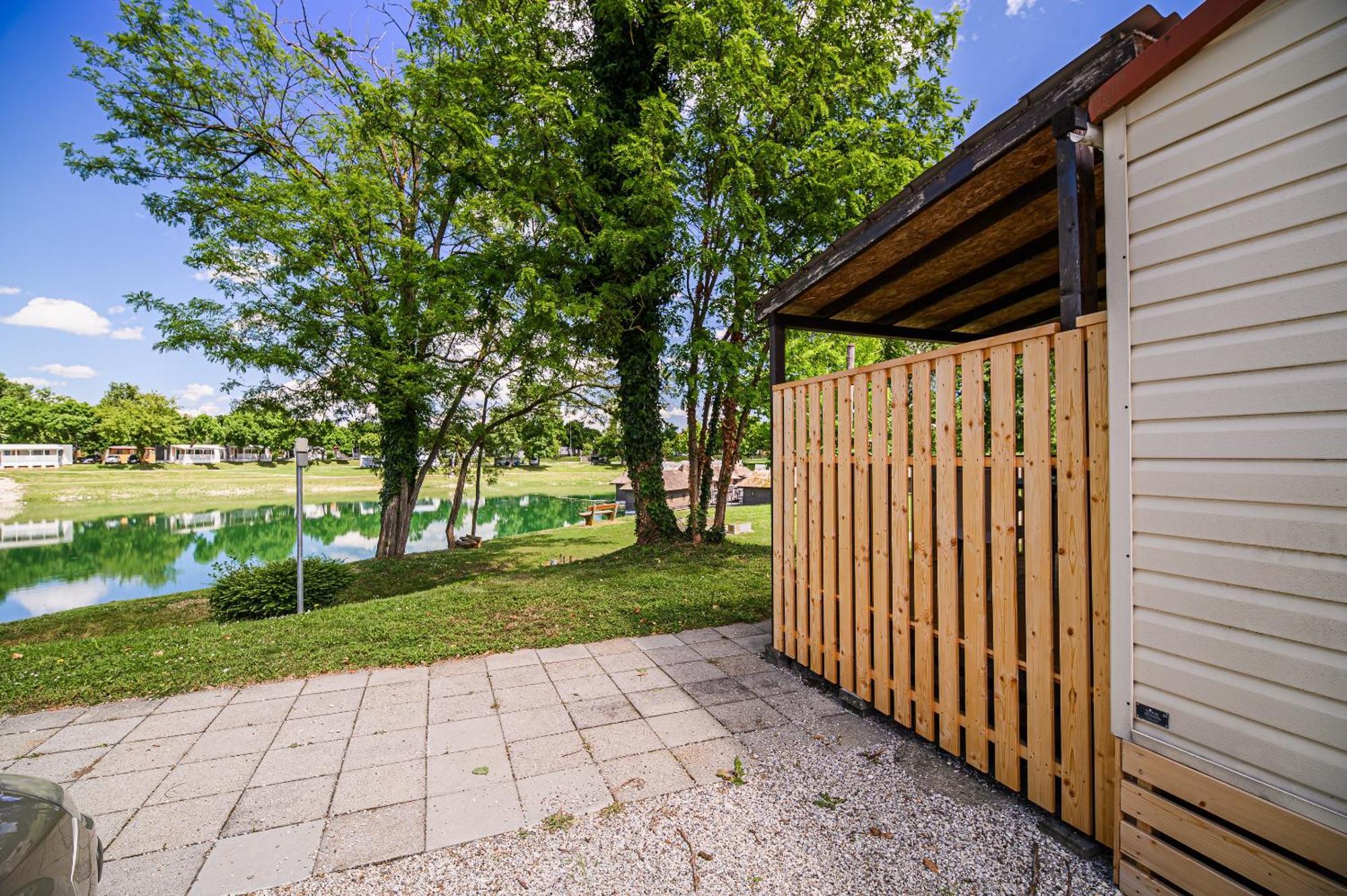 Lake View Mobile Homes With Thermal Riviera Tickets In Terme Catez Catez ob Savi Quarto foto